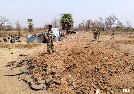 sevenpolicemenkilledinlandmineblastinjharkhand